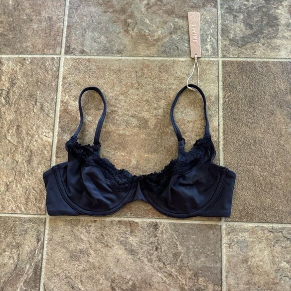 SKIMS Other - Skims Fits Everybody Lace Underwire Bra Onyx Size 34C